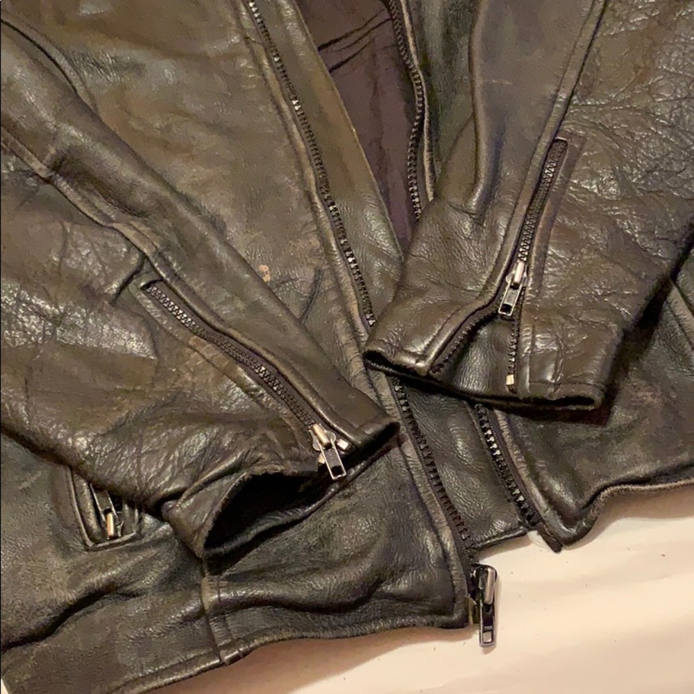 Leather jacket - Picture 2 of 6